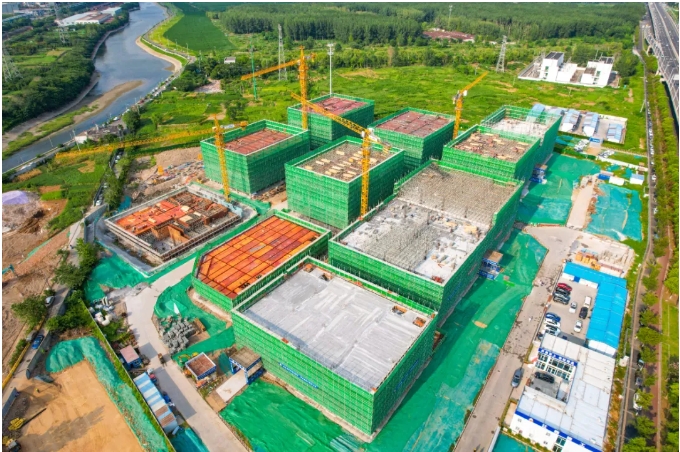 浦仪公路旁，竖起产业新地标